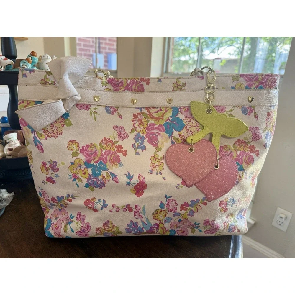 Betsey Johnson Tote Floral Big Bow Chain Strap Accent Logo Spring Pristine Cond.
